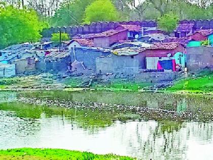 Residents of the flooded area can survive | पूरबुडित क्षेत्रातील रहिवास बेतू शकतो जीवावर