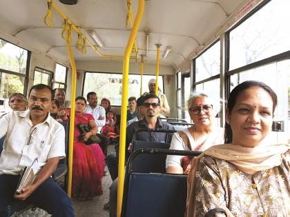 Lok Sabha Election 2019: wives of candidates campaining for their husbands | Lok Sabha Election 2019 : ‘होम मिनिस्टर’सांभाळत आहेत प्रचाराची ‘सनद’ !