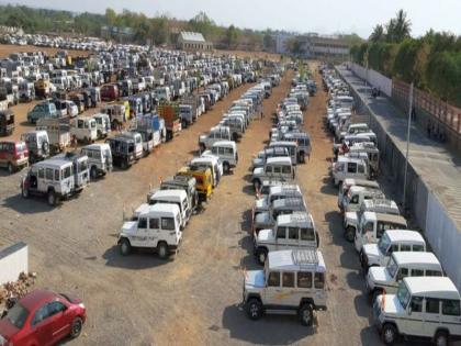 Vehicles in Dhule had disciplined parking | धुळ्यात वाहनांची होती शिस्तबध्द पार्किंग