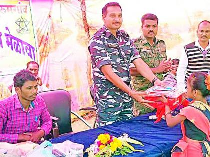 Distribution of materials with certificates | प्रमाणपत्रांसह साहित्य वाटप Distribution of materials with certificates | प्रमाणपत्रांसह साहित्य वाटप