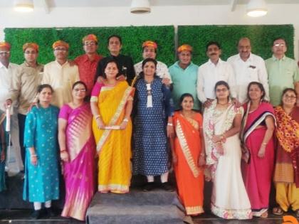 The school is full of alumni after 36 years | माजी विद्यार्थ्यांची ३६ वर्षांनी भरली शाळा