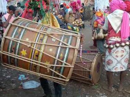 Drum and Holi songs begin to emerge in Satpuda | सातपुड्यात उमटू लागला ढोल व होळी गीतांचा सुर Drum and Holi songs begin to emerge in Satpuda | सातपुड्यात उमटू लागला ढोल व होळी गीतांचा सुर