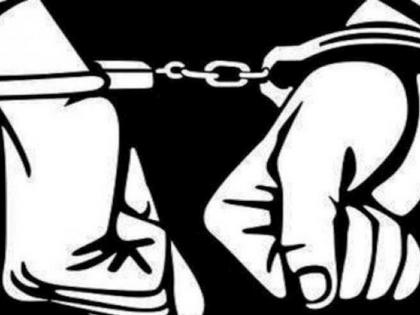 12 accused arrested for absconding | फरार आरोपीला 12 वर्षानी अटक 12 accused arrested for absconding | फरार आरोपीला 12 वर्षानी अटक