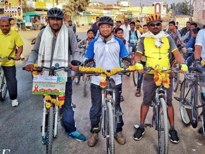 Awareness campaign rally in Parbhani on behalf of Ugandhar | युगांधरच्या वतीने परभणीत एड्स जनजागृती रॅली