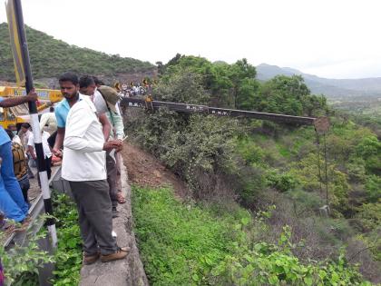 Dead bodies in Khambatki Ghat | खुनानंतर मृतदेह खंबाटकी घाटात