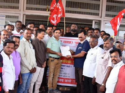 Request for tahsildars of various demands on behalf of 'CITU' | ‘सीटू’च्या वतीने विविध मागण्यांचे तहसीलदारांना निवेदन