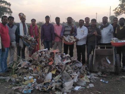 Cleanliness campaign from rural areas after pilgrimage | यात्रोत्सवानंतर पाथरे ग्रामस्थांकडून स्वच्छता मोहीम