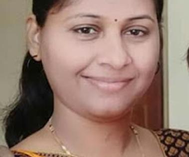 Shocking; Woman lawyer commits suicide by hanging herself at her residence in Solapur | धक्कादायक; महिला वकिलाची सोलापुरातील राहत्या घरी गळफास घेऊन आत्महत्या 