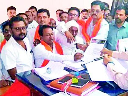 Representation to the District Collector of Pusad Shivsena | पुसद शिवसेनेचे जिल्हाधिकाऱ्यांना निवेदन