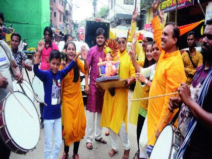  Decrease in the number of public Ganesh boards this year | यंदा सार्वजनिक गणेश मंडळांच्या संख्येत घट