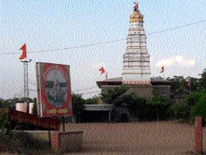 Keeping the camera out of sight and stolen in the temple | कॅमेऱ्यांची नजर चुकवून मंदिरात चोरी