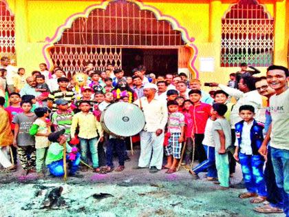 The procession of heroes at Sukenai for dusting | धूलिवंदनानिमित्त सुकेणे येथे वीरांची मिरवणूक