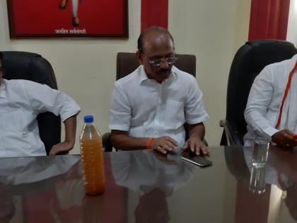  ... the officials will drink yellow water - Shiv Sena's warning | ...तर अधिकाऱ्यांना पिवळ््या रंगाचे पाणी पाजणार - शिवसेनेचा इशारा 