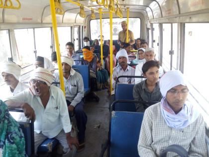 Voters call for a strong government at the Center - a discussion with the passengers in the city bus |   मतदार म्हणतात केंद्रात मजबूत सरकार हवे - शहर बसमध्ये प्रवाशांसोबत चर्चा