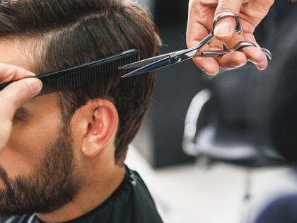 The youth of the barber community turned to self-employed | नाभिक समाजातील युवक वळले स्वयंरोजगाराकडे