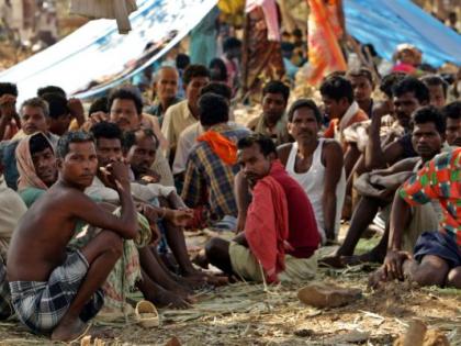 61 thousand tribal threatens danger | ६१ हजार आदिवासींचे वनहक्क धोक्यात