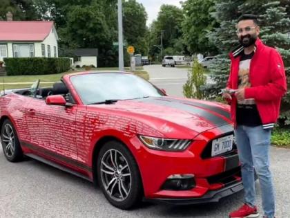 Gaurav Mudekar wrote the names of his followers on a car on YouTube based in Kolhapur Canada | कारवर लिहिली फॉलोअर्सची नावं, कॅनडास्थित कोल्हापूरचा युट्युबवर गौरव मुडेकर यांच्या कृतीची चर्चा