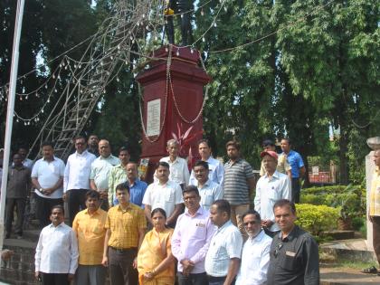 Mahatma Gandhi Jayanti - Lalabahadur Shastri Jubilee Celebration by Kolhapur Municipal Corporation | कोल्हापूर महापालिकेतर्फे महात्मा गांधी ,लालबहाद्दुर शास्त्री जयंती साजरी-राबविली स्वच्छता मोहिम