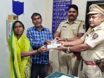 The jewelery and cash stolen by the addicted child were returned to the mother by the police | पोटच्या व्यसनाधीन मुलाने चोरलेली दागिने व रोकड पोलीसांनी आईला केली परत