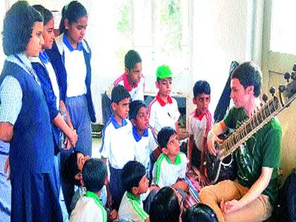  Workshop on "Etartadan" topic at Rasbihari International School | रासबिहारी इंटरनॅशनल स्कूलमध्ये  ‘सतारवादन’ विषयावर कार्यशाळा