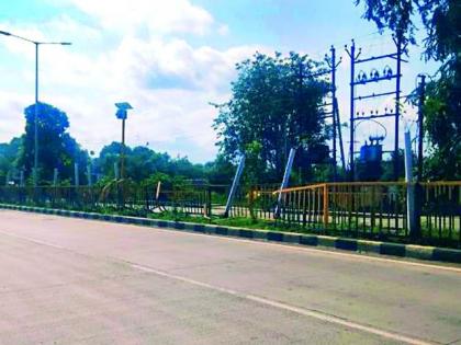 National highways crumble! | राष्ट्रीय महामार्ग खिळखिळा ! National highways crumble! | राष्ट्रीय महामार्ग खिळखिळा !