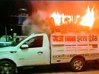 The Belt mintrack reached the fire brigade | पेटलेला मिनीट्रक पोहोचला अग्निशमन वाहनांपर्यंत