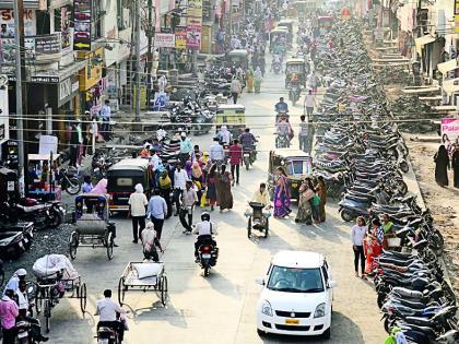 Cement roads built parking zone | सिमेंट रस्ते बनले पार्किंग झोन