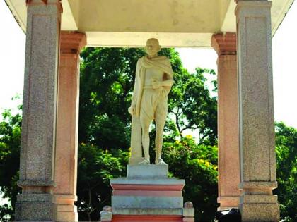 Gandhi's bones were immersed in Pune; Gandhigram becomes Wagholi! | पूर्णेत झाले होते गांधीजींच्या अस्थींचे विसर्जन; वाघोली बनले गांधीग्राम!