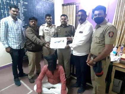 Young Gajaad with a village trap by setting a trap on Vaskhedi Road | वासखेडी रोडवर सापळा लावून गावठी कट्यासह तरुण गजाआड Young Gajaad with a village trap by setting a trap on Vaskhedi Road | वासखेडी रोडवर सापळा लावून गावठी कट्यासह तरुण गजाआड