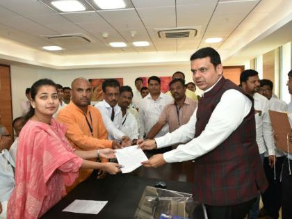 Establishment of Welfare Board for Solapur, Solar Power, Praniti Shinde's demand for Chief Minister | सोलापूरातील यंत्रमाग कामगारांसाठी कल्याणकारी मंडळ स्थापन करा, प्रणिती शिंदे यांची मुख्यमंत्र्याकडे मागणी