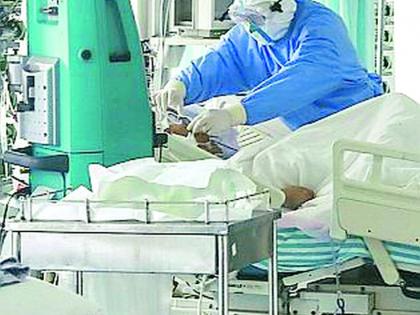 The seals were handed over to the hospitals treating the patients | काेराेना रुग्णांवर उपचार करणाऱ्या दाेन रुग्णालयांना ठाेकले सील