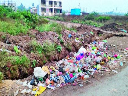 The problem of public toilet-littering persisted | सार्वजनिक शौचालय-गटारींची समस्या कायम