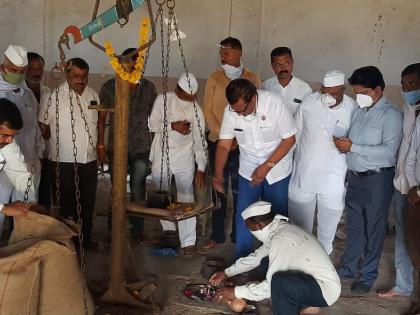  Launch of Maize Purchase at Desarane, Niwane | देसराणे, निवाणेत मका खरेदीचा शुभारंभ