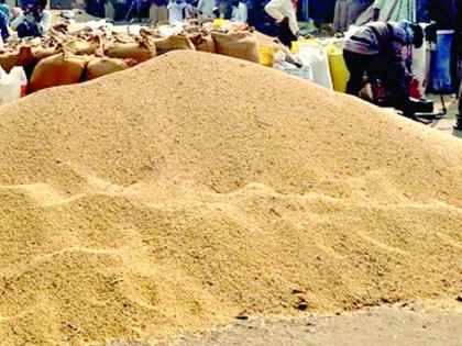 Soybean price difference of Rs.500 in Washim district market committees | वाशिम जिल्ह्यातील बाजार समित्यांत सोयाबीनच्या दरात ५०० रुपये तफावत