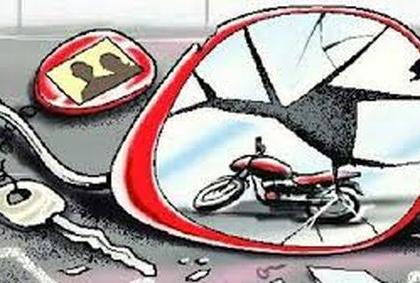 A speeding vehicle hit a two-wheeler, killing one person on the spot | भरधाव वाहनाची दुचाकीला धडक, एकजण जागीच ठार