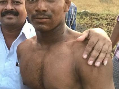 Kolhapur: Betlah wrestling on the life of Pelavana, injured on neck, injured, seek medical attention | कोल्हापूर : पैलवानाच्या जीवावर बेतला कुस्तीचा डाव, मानेवर पडल्याने जखमी, उपचारासाठी आवाहन