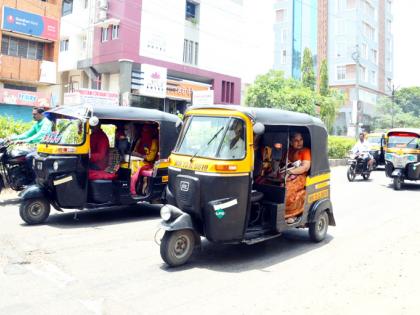 A fine of five hundred thousand rupees for twenty rupees; Why do the people of Solapur always suffer? | वीस रुपयांसाठी पाचशे-हजारांचा दंड; सोलापूरकरांनो नेहमीच कशाला सोसता हा भुर्दंड