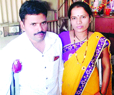 World over by defeating Divinity; Gada couple's conflict story | दिव्यंगत्वावर मात करून सावरला संसार; गाडे दाम्पत्याची संघर्षमय कहाणी