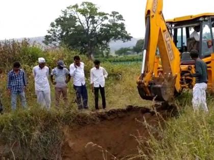  The bull that was thrown out of the well after three hours of operation | विहिरीत पडलेल्या बैलाला तीन तासांच्या प्रयत्नानंतर जीवदान