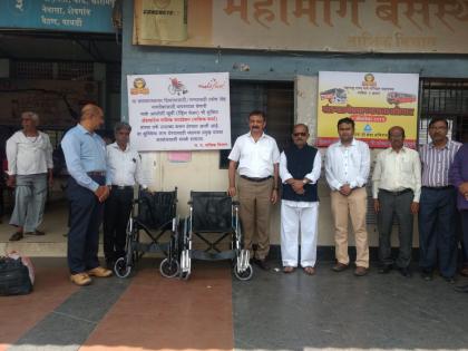 nashik,wheelchairs,at,bus,stops,for,senior,citizens,patients | ज्येष्ठ नागरिक, रुग्णांसाठी बसस्थानकांवर व्हीलचेअर