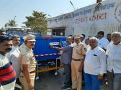 Road safety campaign at Deola | देवळा येथे रस्ता सुरक्षा अभियान