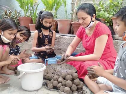 Hundreds of 'Sidsball' made by childrens in summer | उन्हाळ्यात चिमुकल्यांनी बनविले शेकडो ‘सिड्सबाॅल’