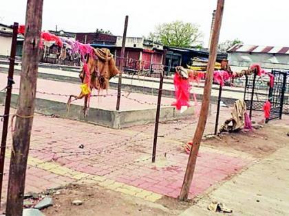 Illness before the inauguration of the vegetable market | भाजीबाजाराची उद्घाटनापूर्वीच दुर्दशा