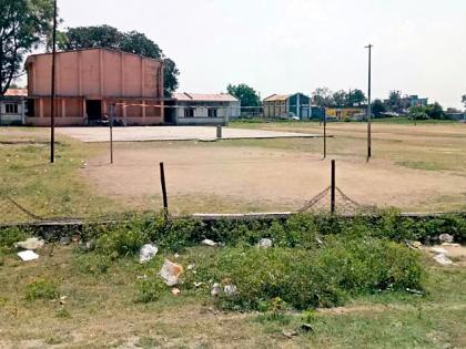 The taluka sports complex due to lack of maintenance | तालुका क्रीडा संकुल देखभालीअभावी वाºयावर