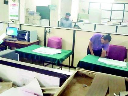 Officials reach 'Lokmat' before employees | अधिकारी, कर्मचाऱ्यांपूर्वी पोहोचले ‘लोकमत’