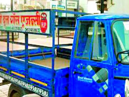 Alcohol smuggling in a gas cylinder vehicle | गॅस सिलिंडरच्या वाहनात दारू तस्करी Alcohol smuggling in a gas cylinder vehicle | गॅस सिलिंडरच्या वाहनात दारू तस्करी