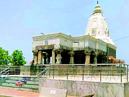 Ramayana legends of Raveri village got light | रावेरी गावातील रामायणकालीन आख्यायिकांना मिळाला उजाळा Ramayana legends of Raveri village got light | रावेरी गावातील रामायणकालीन आख्यायिकांना मिळाला उजाळा