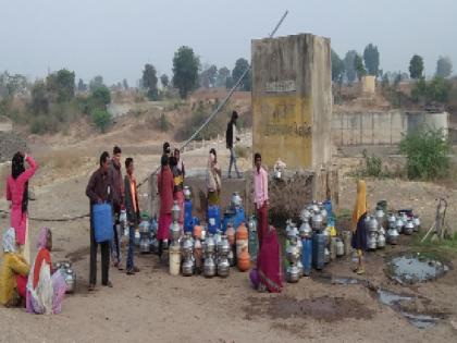 Deep water scarcity at Kedarkheda! | केदारखेडा येथे तीव्र पाणी टंचाई!