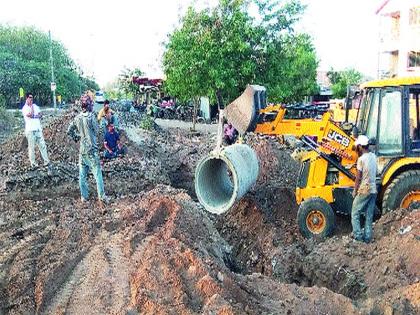  Muhurat finally started the work of Samgaon road | सामनगाव रस्त्याच्या प्रलंबित कामाला लागला अखेर मुहूर्त