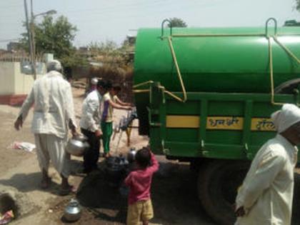 Wonders! Water supply to youth by burning youth at Jalka Jagtap in Amravati district | कौतुकास्पद! अमरावती जिल्ह्यातील जळका जगताप येथे युवकाकडून गावाला स्वखर्चाने पाणीपुरवठा